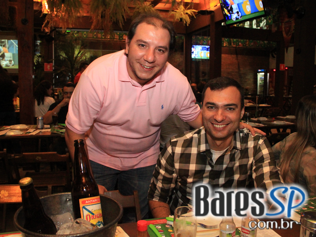 Quintal do Espeto da Lapa ofereceu MPB que animou o público Quintal do Espeto da Lapa ofereceu MPB que animou o público