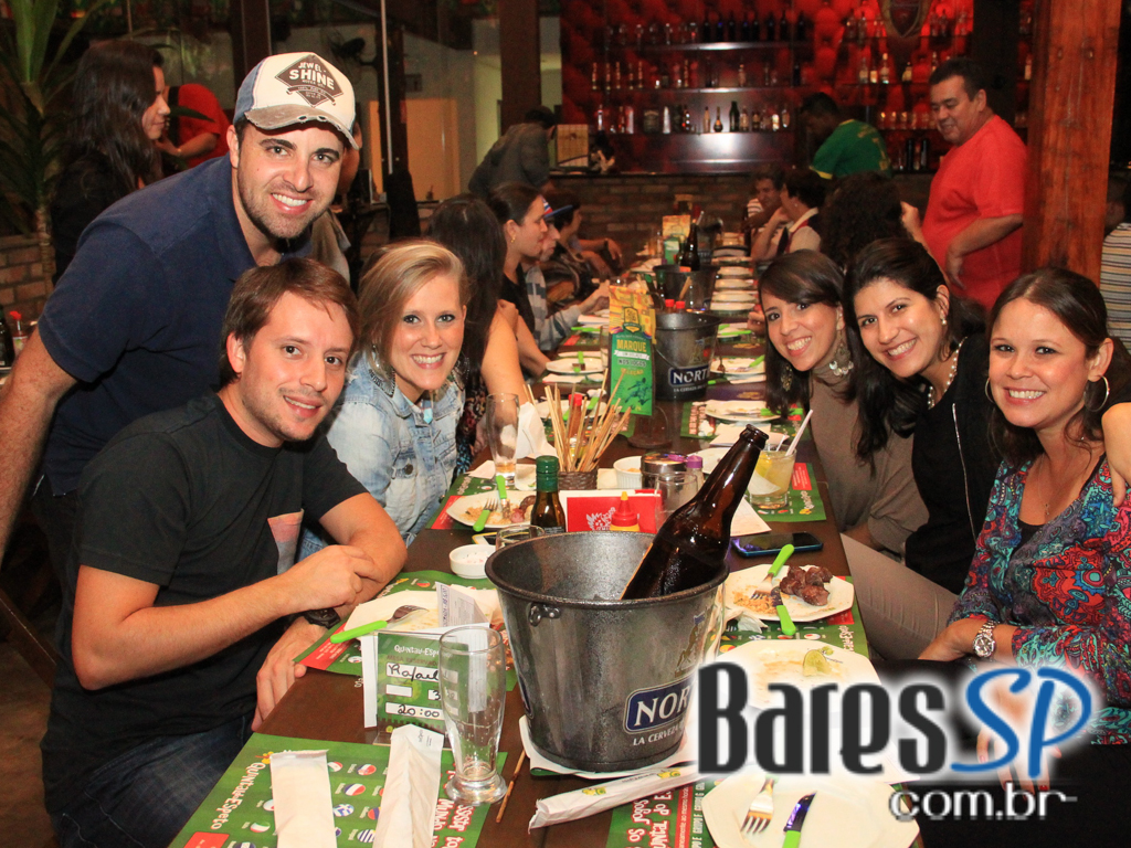 Quintal do Espeto da Lapa ofereceu MPB que animou o público Quintal do Espeto da Lapa ofereceu MPB que animou o público