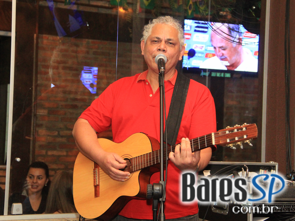 Quintal do Espeto da Lapa ofereceu MPB que animou o público Quintal do Espeto da Lapa ofereceu MPB que animou o público