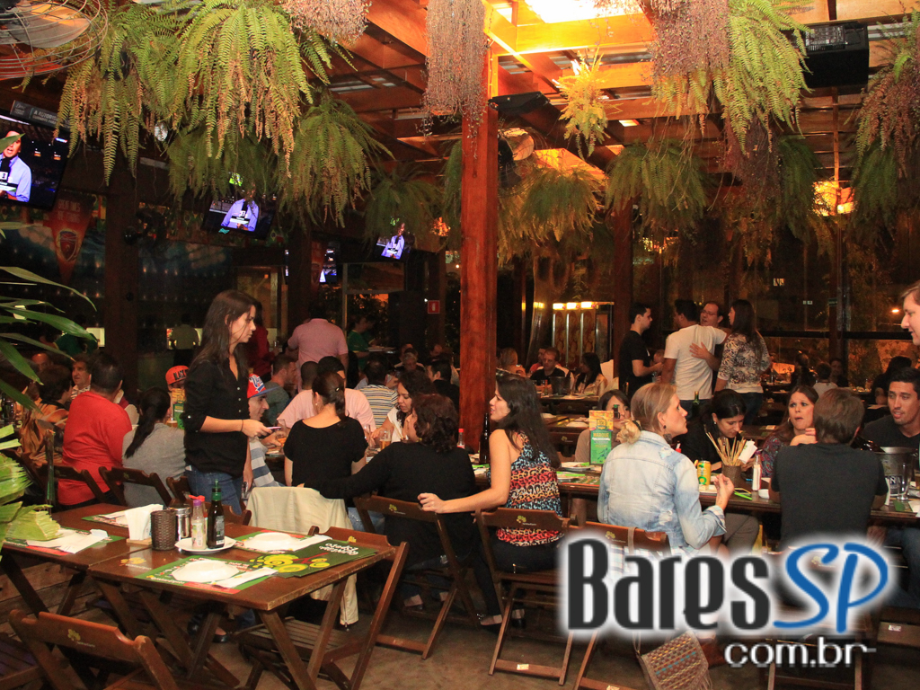 Quintal do Espeto da Lapa ofereceu MPB que animou o público Quintal do Espeto da Lapa ofereceu MPB que animou o público