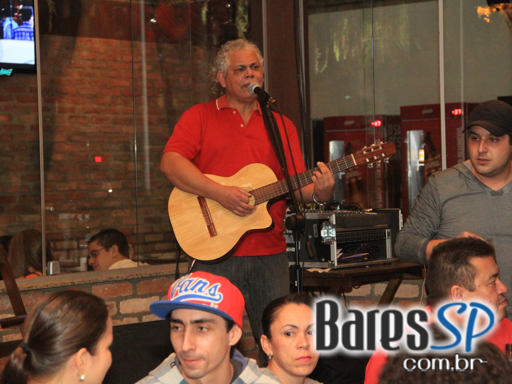 Quintal do Espeto da Lapa ofereceu MPB que animou o público Quintal do Espeto da Lapa ofereceu MPB que animou o público