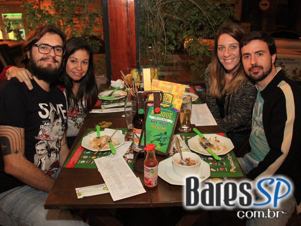 Quintal do Espeto da Lapa ofereceu MPB que animou o público Quintal do Espeto da Lapa ofereceu MPB que animou o público