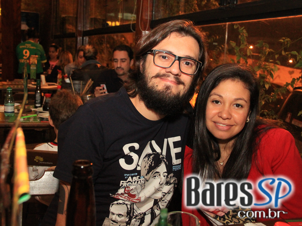 Quintal do Espeto da Lapa ofereceu MPB que animou o público Quintal do Espeto da Lapa ofereceu MPB que animou o público