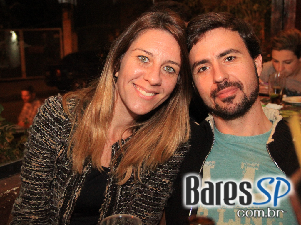 Quintal do Espeto da Lapa ofereceu MPB que animou o público Quintal do Espeto da Lapa ofereceu MPB que animou o público