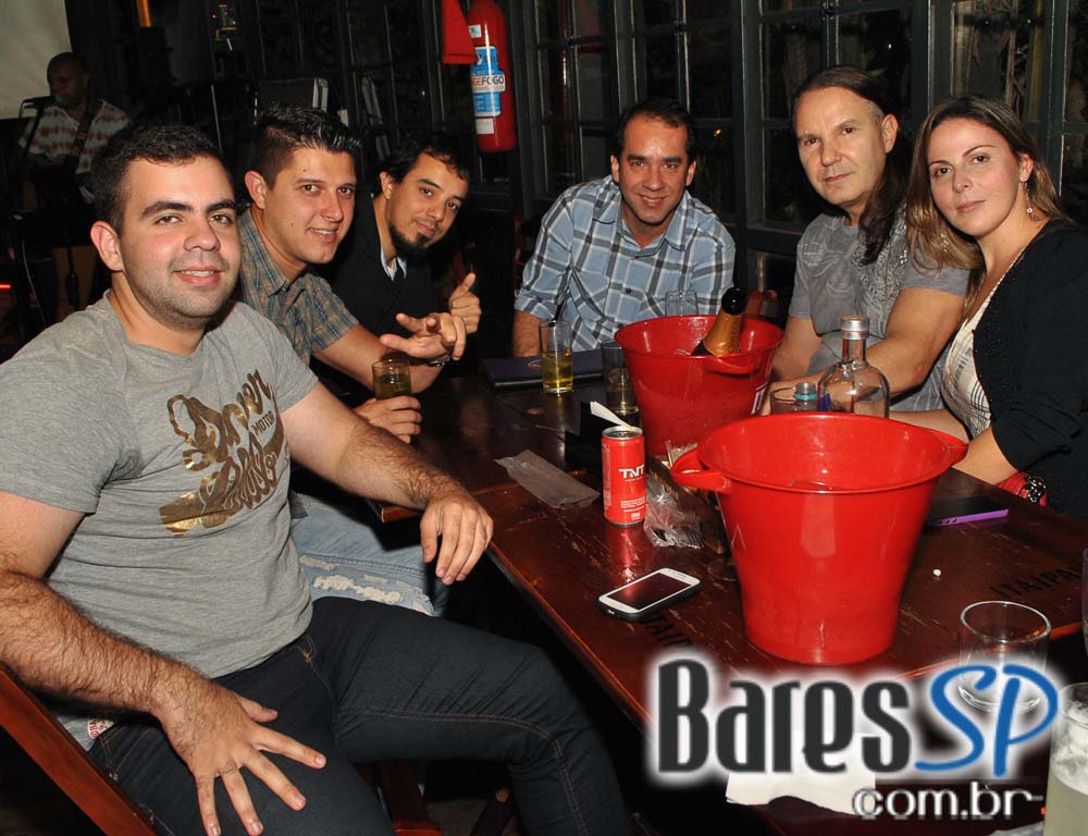 Bar Camará embalou a noite de sexta ao som de Marcelo Santana Bar Camará embalou a noite de sexta ao som de Marcelo Santana