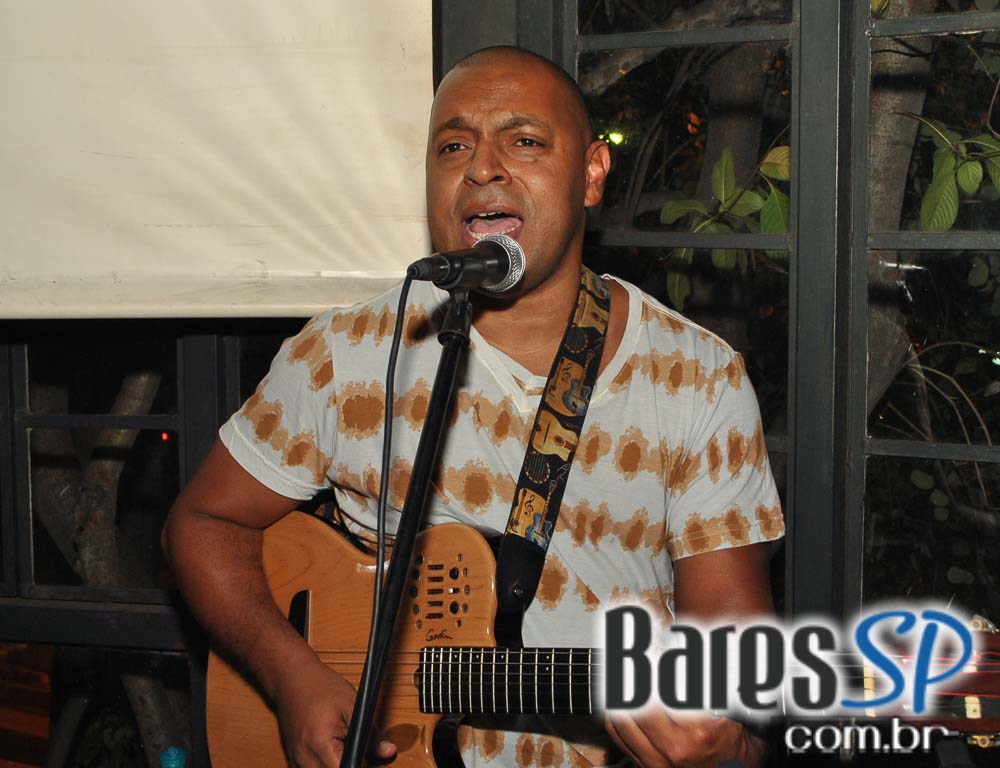 Bar Camará embalou a noite de sexta ao som de Marcelo Santana Bar Camará embalou a noite de sexta ao som de Marcelo Santana