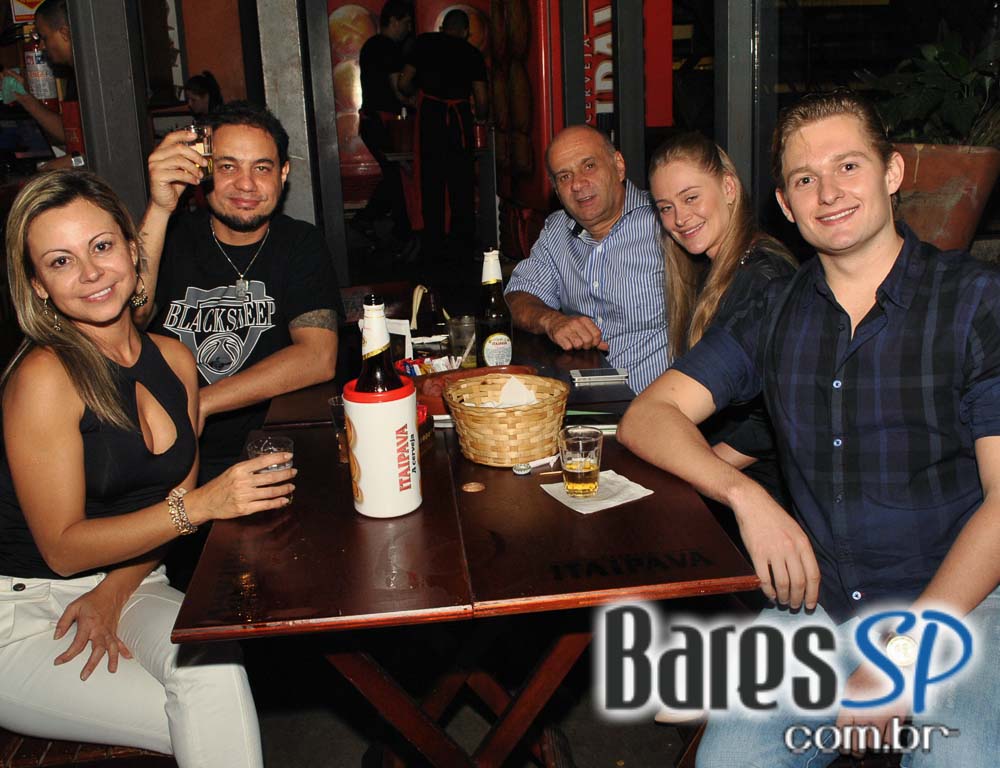 Bar Camará embalou a noite de sexta ao som de Marcelo Santana Bar Camará embalou a noite de sexta ao som de Marcelo Santana