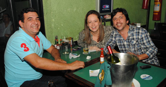 Bar do Juarez Moema ofereceu feijoada bem servida e outros petiscos no domingo