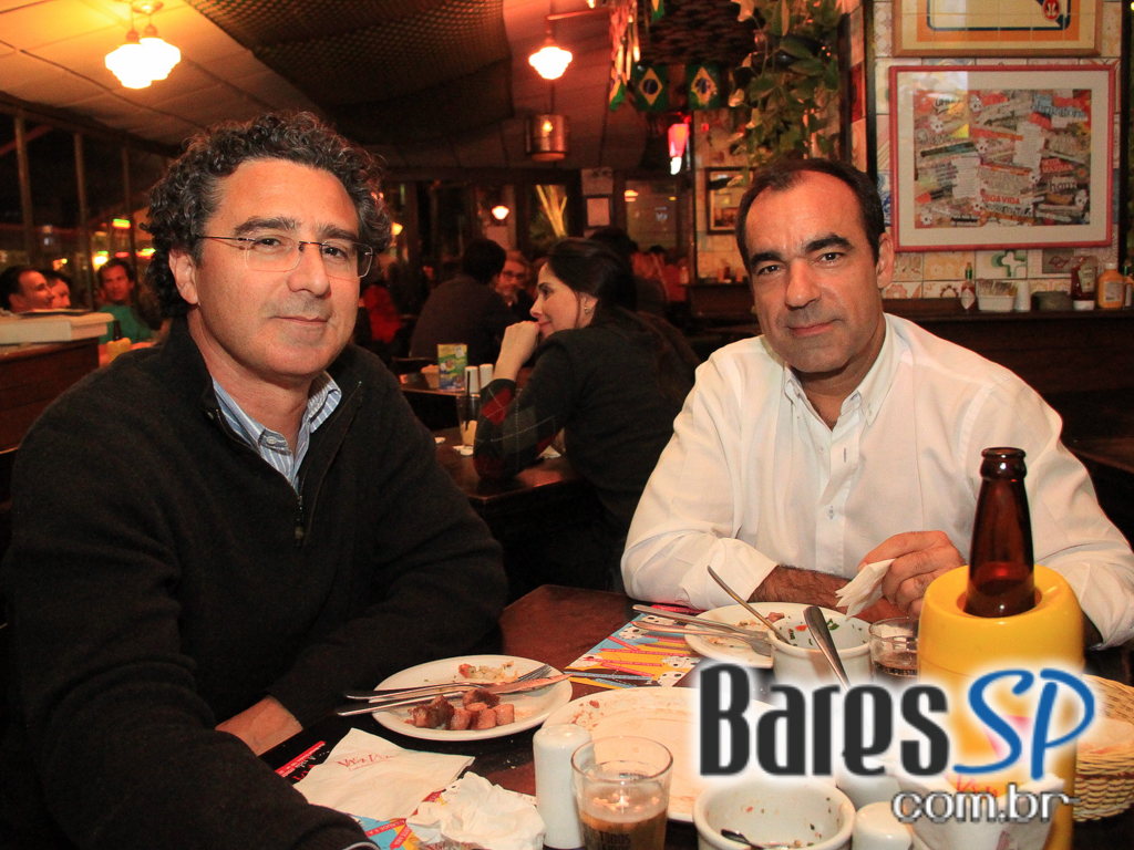 Vaca Véia teve Happy Hour animado com transmissão da Copa do Mundo Ao Vivo Vaca Véia teve Happy Hour animado com transmissão da Copa do Mundo Ao Vivo