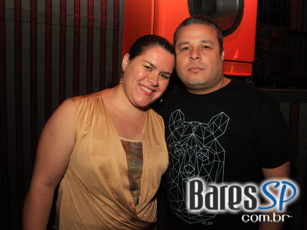 Clássicos da música eletrônica sábado com line-up exclusivo de DJs no Mono Club Clássicos da música eletrônica sábado com line-up exclusivo de DJs no Mono Club