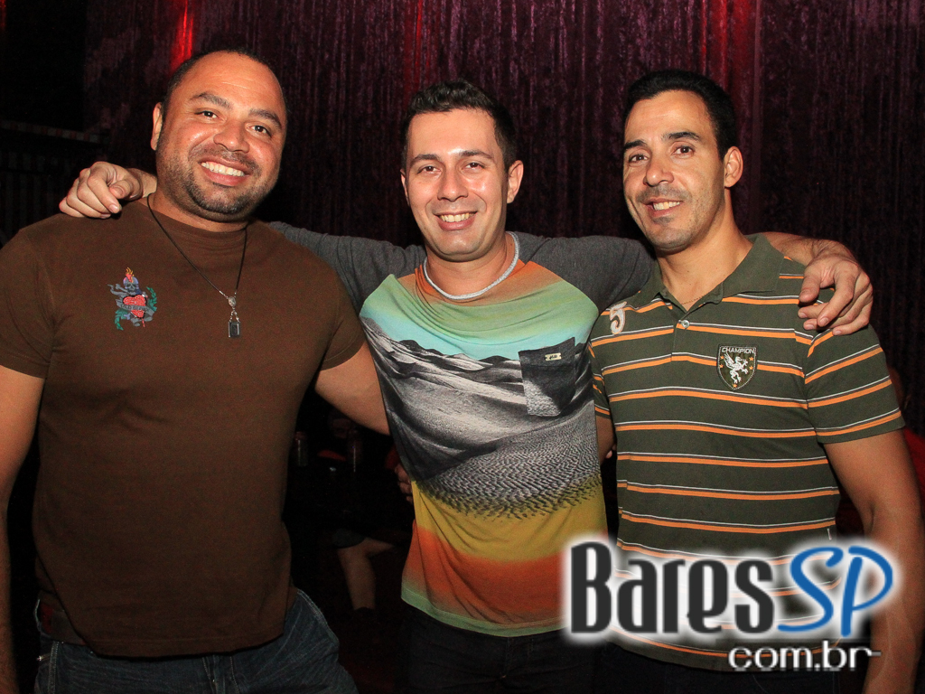 Clássicos da música eletrônica sábado com line-up exclusivo de DJs no Mono Club Clássicos da música eletrônica sábado com line-up exclusivo de DJs no Mono Club