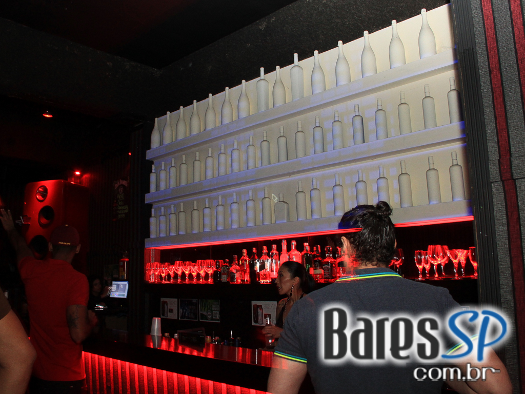 Clássicos da música eletrônica sábado com line-up exclusivo de DJs no Mono Club Clássicos da música eletrônica sábado com line-up exclusivo de DJs no Mono Club