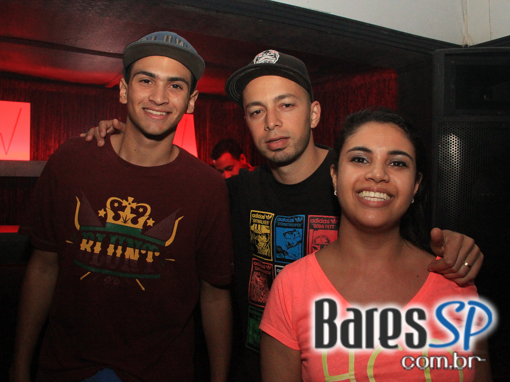 Clássicos da música eletrônica sábado com line-up exclusivo de DJs no Mono Club Clássicos da música eletrônica sábado com line-up exclusivo de DJs no Mono Club