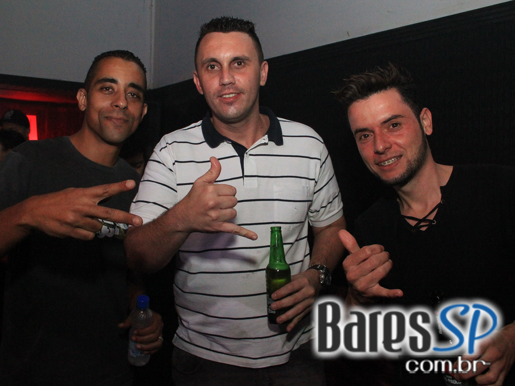 Clássicos da música eletrônica sábado com line-up exclusivo de DJs no Mono Club Clássicos da música eletrônica sábado com line-up exclusivo de DJs no Mono Club