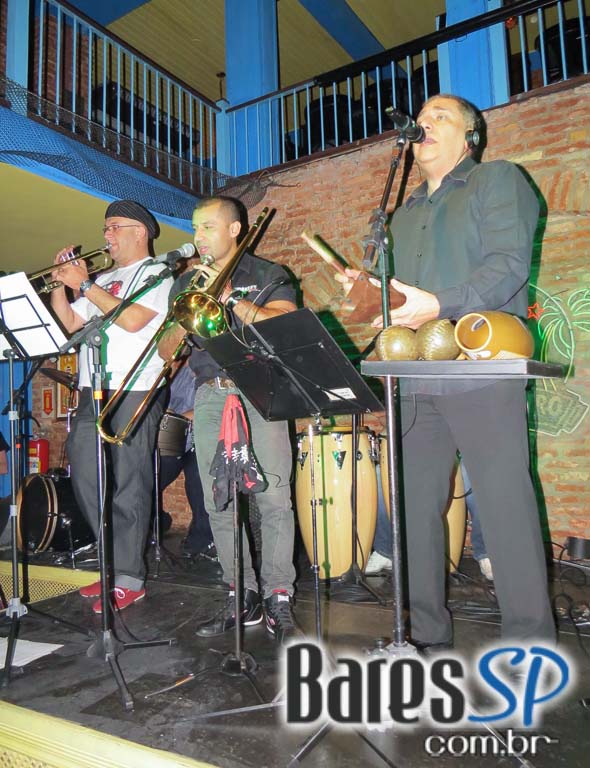 Pedro La Colina & Sexteto Cañaveral se apresentaram na quarta no Rey Castro Pedro La Colina & Sexteto Cañaveral se apresentaram na quarta no Rey Castro