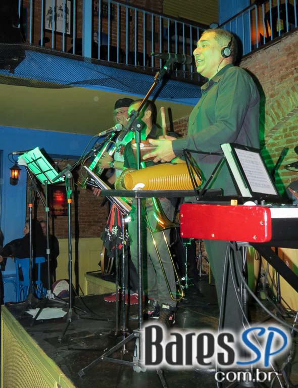 Pedro La Colina & Sexteto Cañaveral se apresentaram na quarta no Rey Castro Pedro La Colina & Sexteto Cañaveral se apresentaram na quarta no Rey Castro