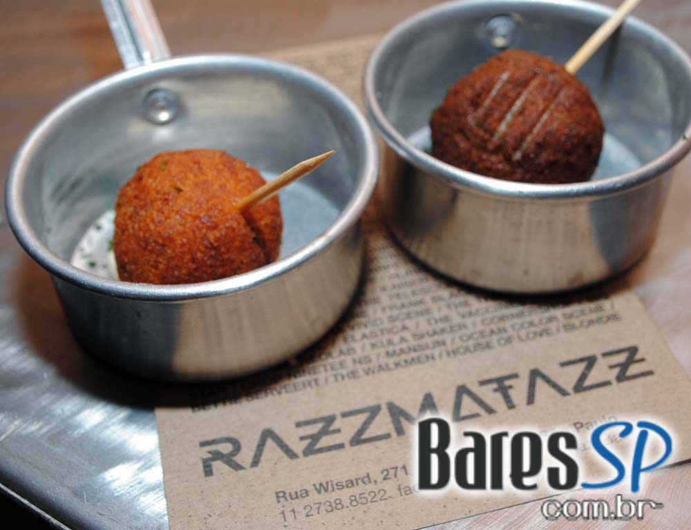 Coquetel de Inauguração do Razzmatazz Bar no bairro da Vila Madalena Coquetel de Inauguração do Razzmatazz Bar no bairro da Vila Madalena