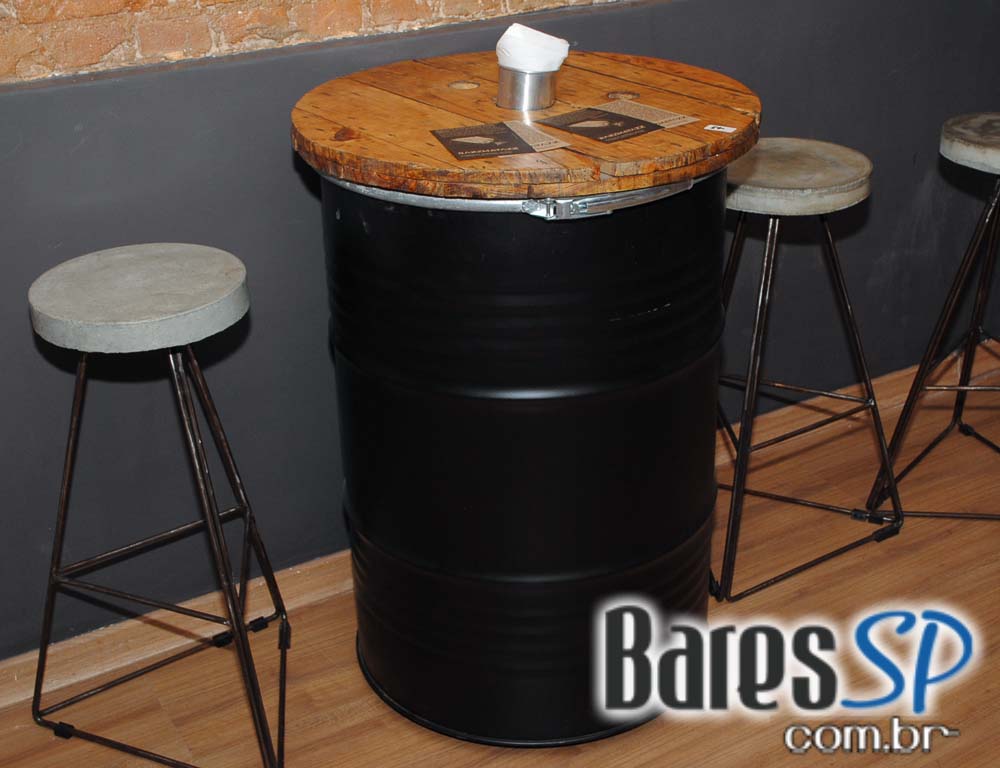 Coquetel de Inauguração do Razzmatazz Bar no bairro da Vila Madalena Coquetel de Inauguração do Razzmatazz Bar no bairro da Vila Madalena