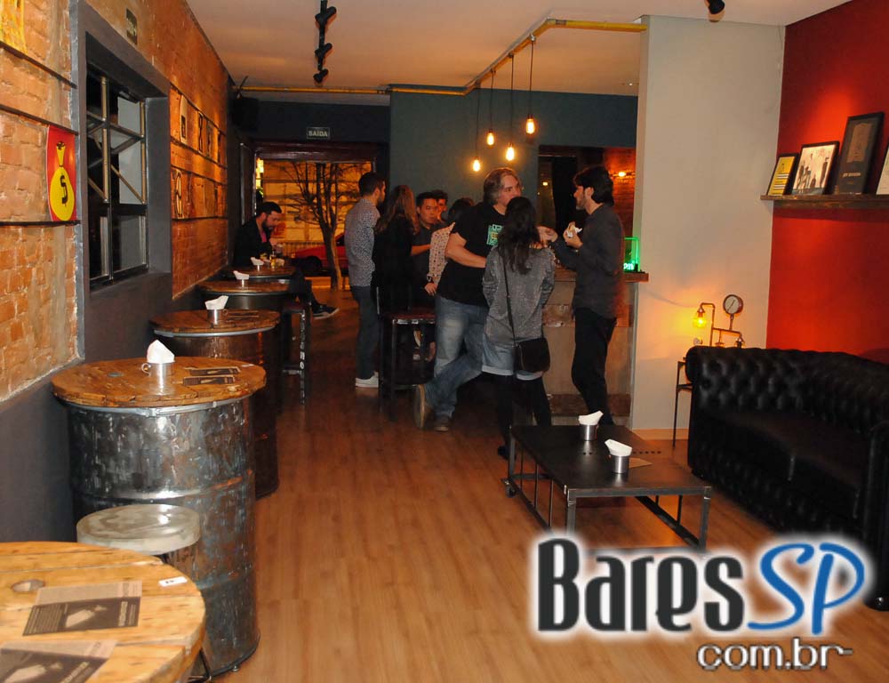 Coquetel de Inauguração do Razzmatazz Bar no bairro da Vila Madalena Coquetel de Inauguração do Razzmatazz Bar no bairro da Vila Madalena