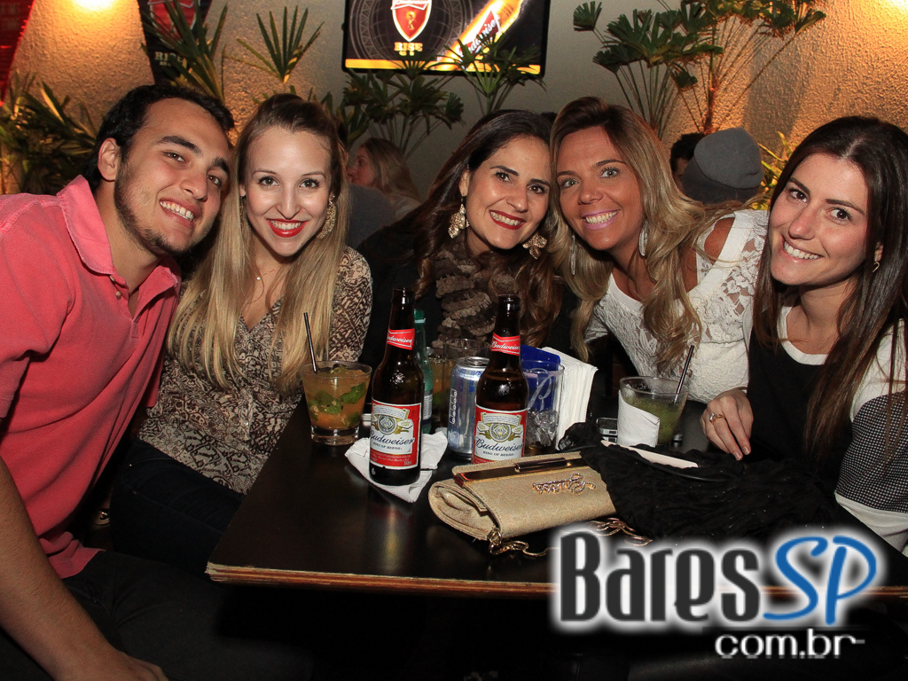 Inimigos da HP se apresentou no Blá Bar no domingo Inimigos da HP se apresentou no Blá Bar no domingo