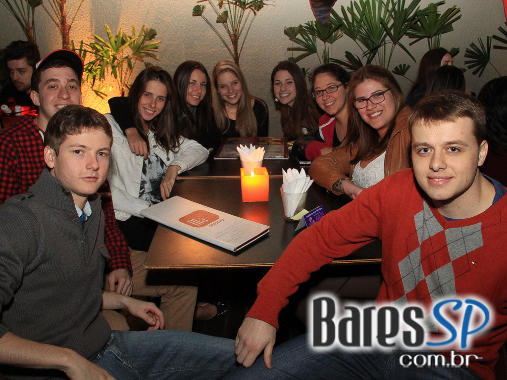 Inimigos da HP se apresentou no Blá Bar no domingo Inimigos da HP se apresentou no Blá Bar no domingo