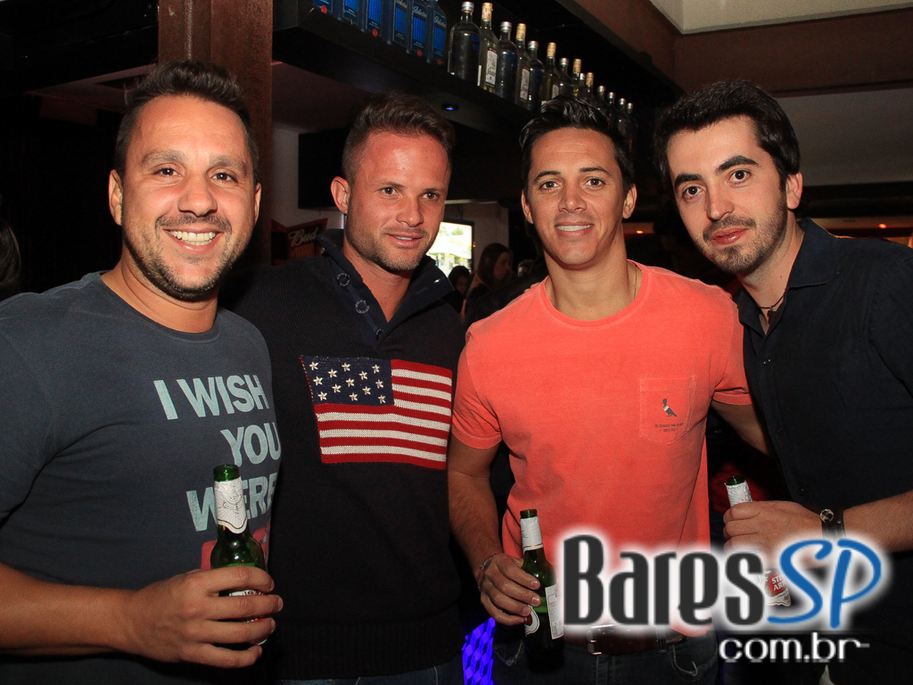 Inimigos da HP se apresentou no Blá Bar no domingo Inimigos da HP se apresentou no Blá Bar no domingo