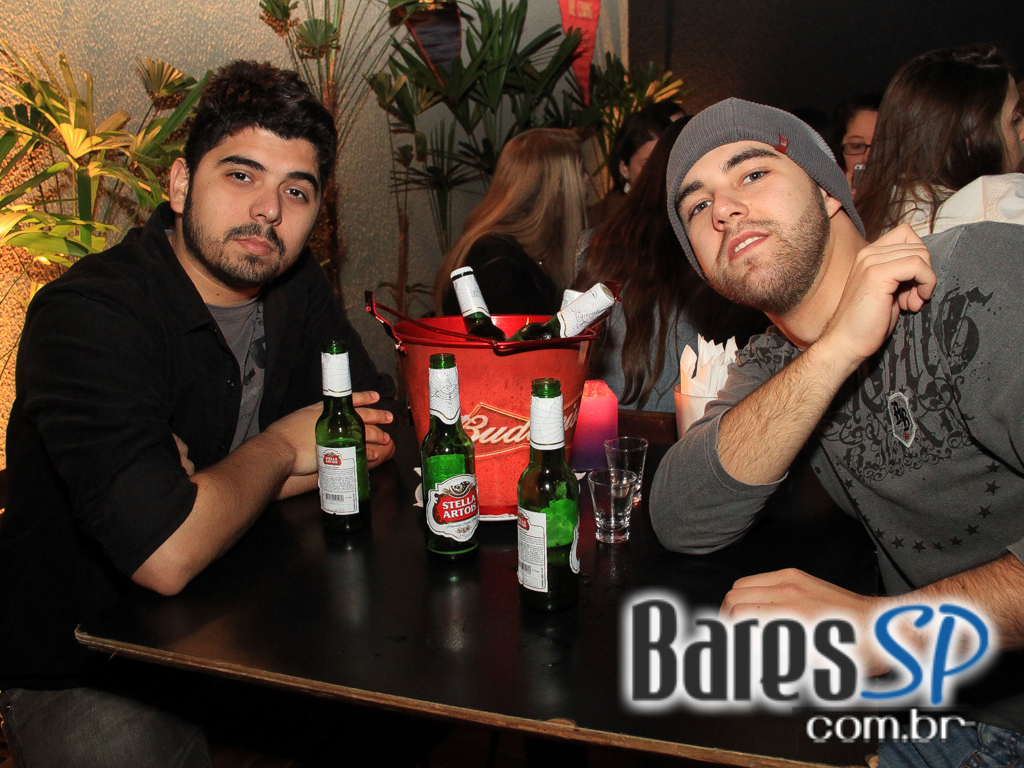 Inimigos da HP se apresentou no Blá Bar no domingo Inimigos da HP se apresentou no Blá Bar no domingo