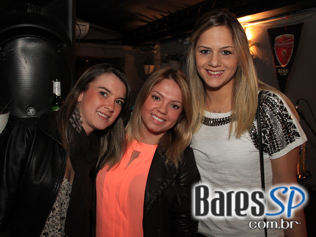 Inimigos da HP se apresentou no Blá Bar no domingo Inimigos da HP se apresentou no Blá Bar no domingo