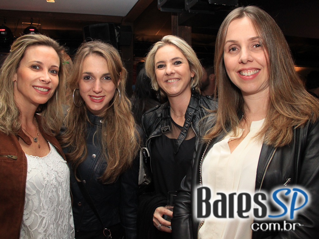 Inimigos da HP se apresentou no Blá Bar no domingo Inimigos da HP se apresentou no Blá Bar no domingo