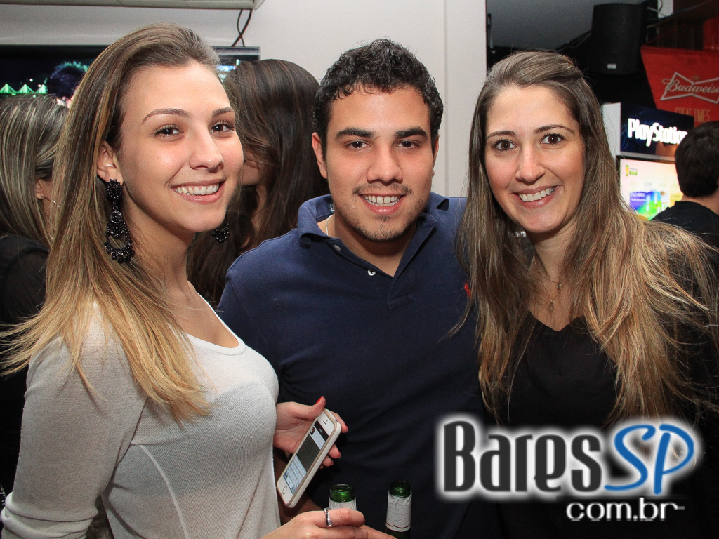 Inimigos da HP se apresentou no Blá Bar no domingo Inimigos da HP se apresentou no Blá Bar no domingo