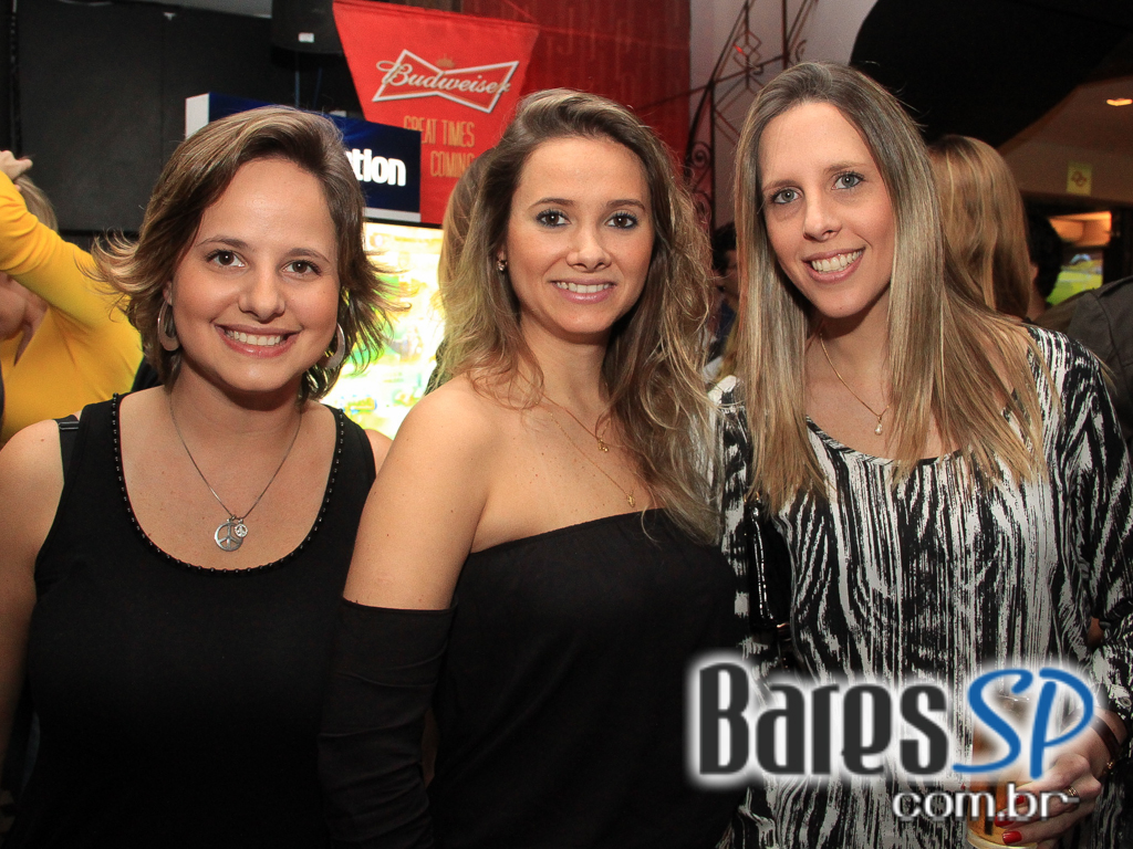 Inimigos da HP se apresentou no Blá Bar no domingo Inimigos da HP se apresentou no Blá Bar no domingo