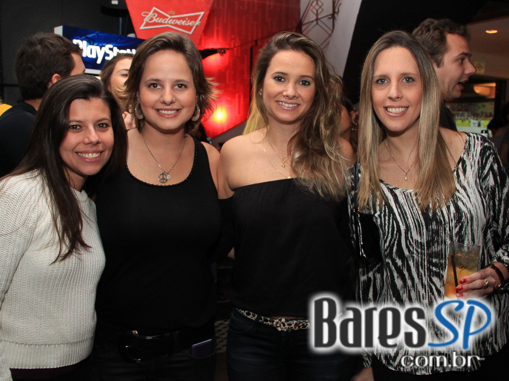 Inimigos da HP se apresentou no Blá Bar no domingo Inimigos da HP se apresentou no Blá Bar no domingo