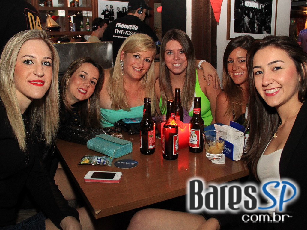 Inimigos da HP se apresentou no Blá Bar no domingo Inimigos da HP se apresentou no Blá Bar no domingo