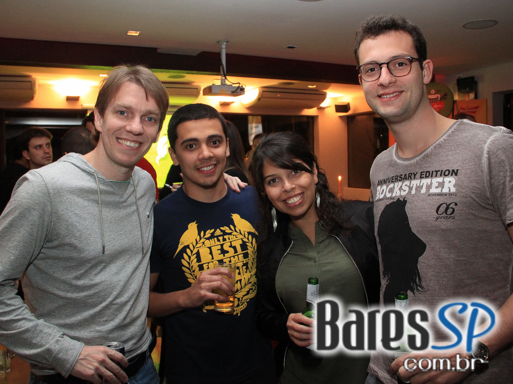 Inimigos da HP se apresentou no Blá Bar no domingo Inimigos da HP se apresentou no Blá Bar no domingo