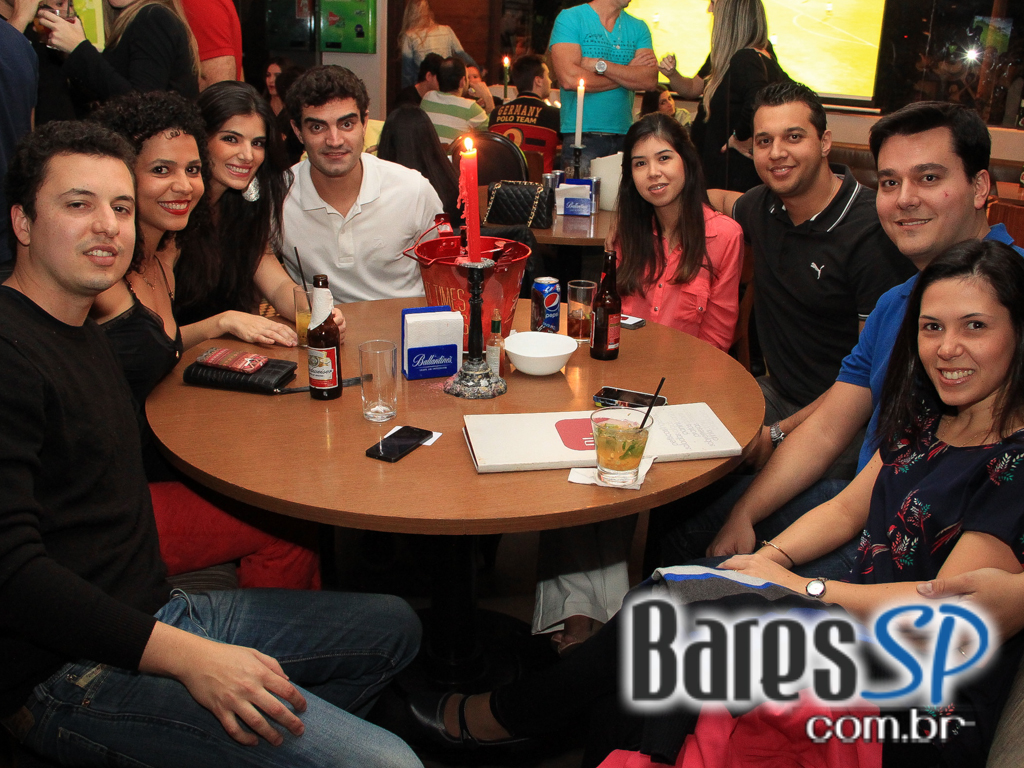 Inimigos da HP se apresentou no Blá Bar no domingo Inimigos da HP se apresentou no Blá Bar no domingo