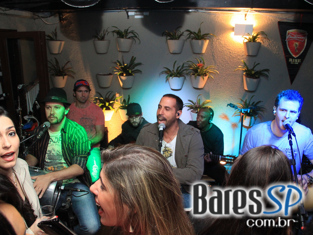 Inimigos da HP se apresentou no Blá Bar no domingo Inimigos da HP se apresentou no Blá Bar no domingo