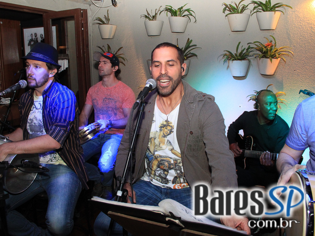 Inimigos da HP se apresentou no Blá Bar no domingo Inimigos da HP se apresentou no Blá Bar no domingo