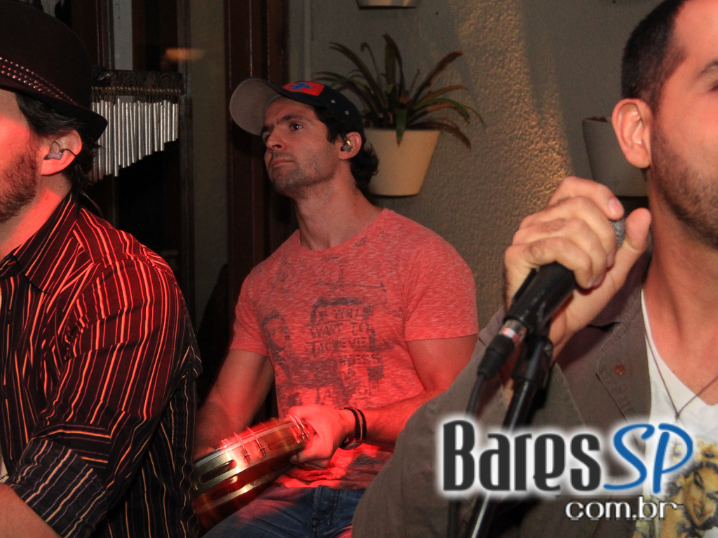 Inimigos da HP se apresentou no Blá Bar no domingo Inimigos da HP se apresentou no Blá Bar no domingo