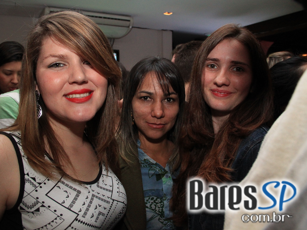 Inimigos da HP se apresentou no Blá Bar no domingo Inimigos da HP se apresentou no Blá Bar no domingo