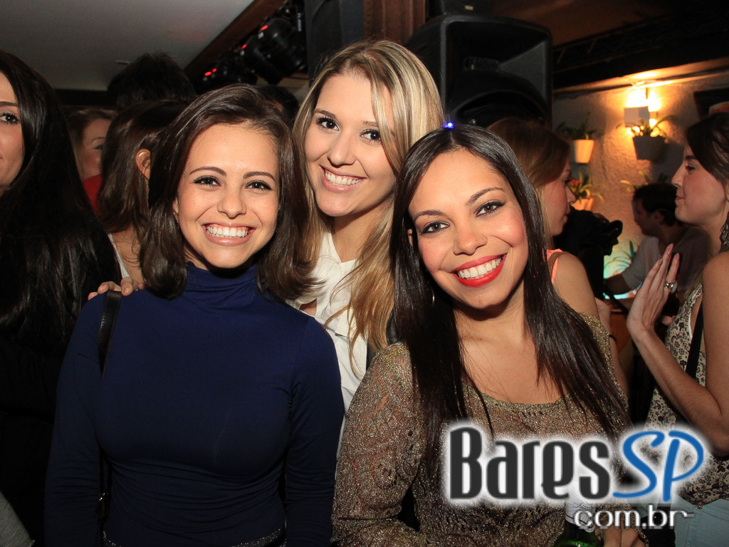 Inimigos da HP se apresentou no Blá Bar no domingo Inimigos da HP se apresentou no Blá Bar no domingo