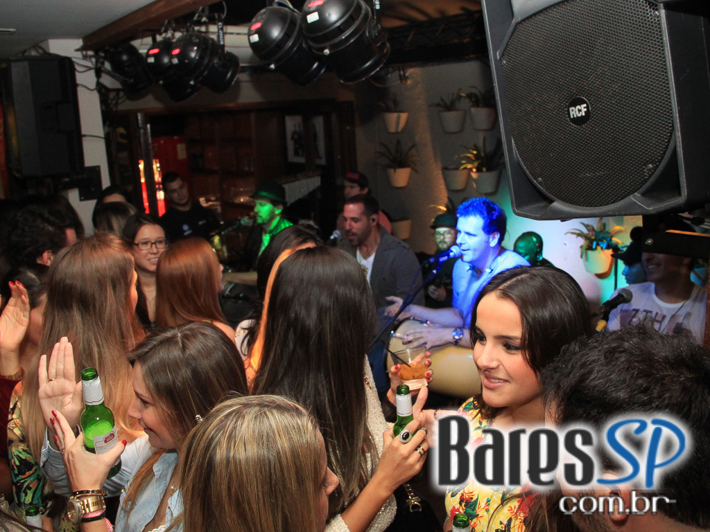 Inimigos da HP se apresentou no Blá Bar no domingo Inimigos da HP se apresentou no Blá Bar no domingo