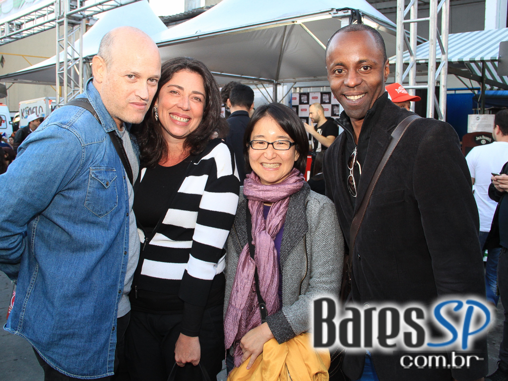 Feira O Mercado aconteceu no domingo com homenagem especial Feira O Mercado aconteceu no domingo com homenagem especial