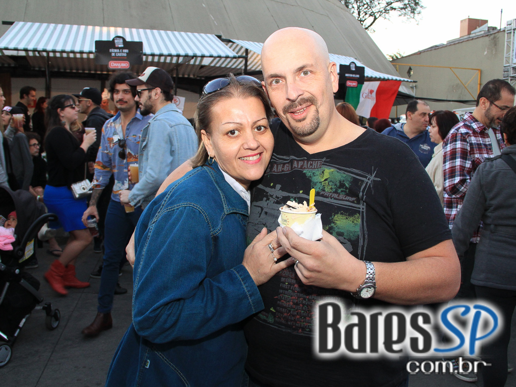 Feira O Mercado aconteceu no domingo com homenagem especial Feira O Mercado aconteceu no domingo com homenagem especial