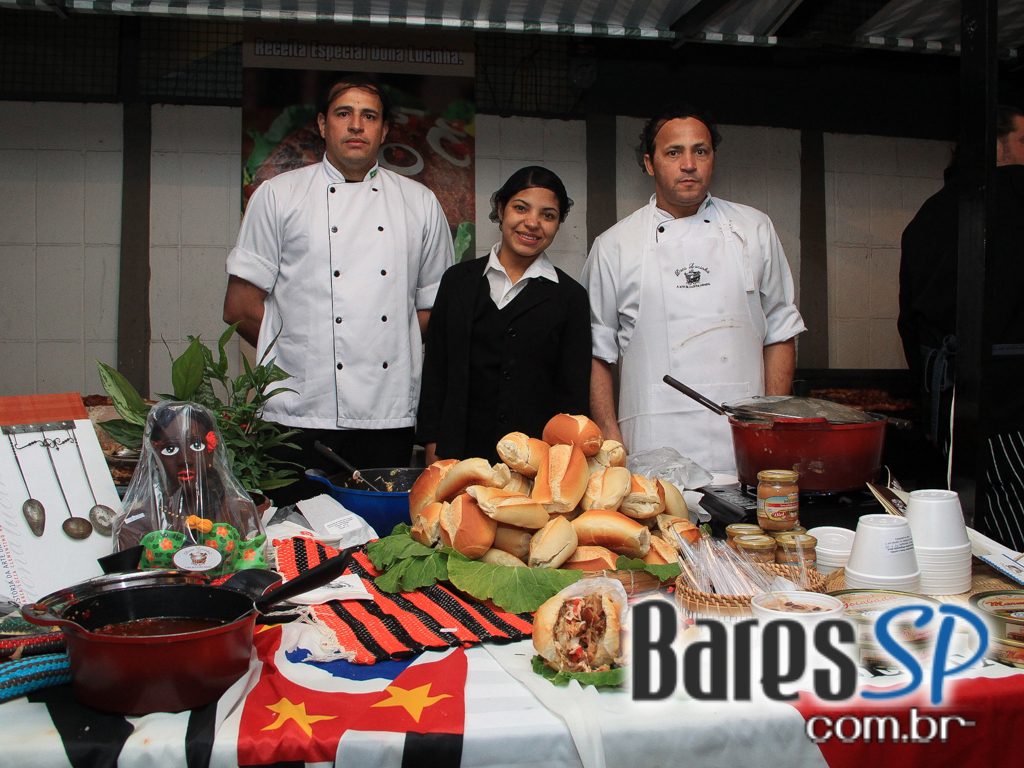 Feira O Mercado aconteceu no domingo com homenagem especial Feira O Mercado aconteceu no domingo com homenagem especial