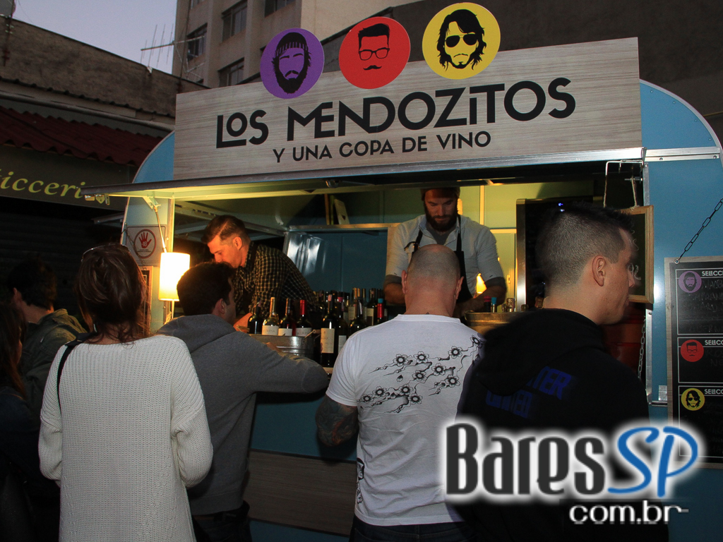 Feira O Mercado aconteceu no domingo com homenagem especial Feira O Mercado aconteceu no domingo com homenagem especial