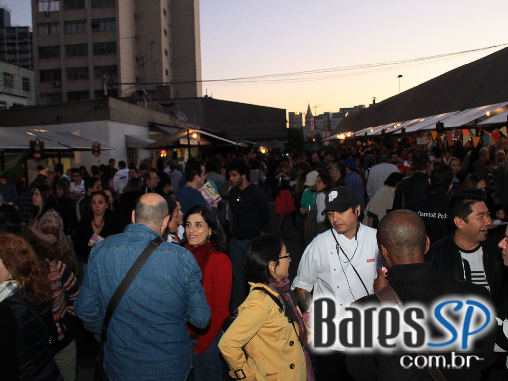 Feira O Mercado aconteceu no domingo com homenagem especial Feira O Mercado aconteceu no domingo com homenagem especial
