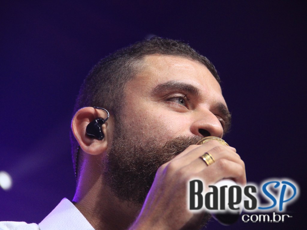 Abertura para convidados do Lapa 40 Graus com show de Diogo Nogueira e Marcelo D2 Abertura para convidados do Lapa 40 Graus com show de Diogo Nogueira e Marcelo D2