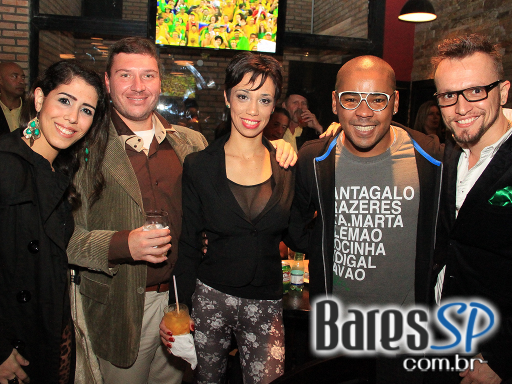 Abertura para convidados do Lapa 40 Graus com show de Diogo Nogueira e Marcelo D2 Abertura para convidados do Lapa 40 Graus com show de Diogo Nogueira e Marcelo D2