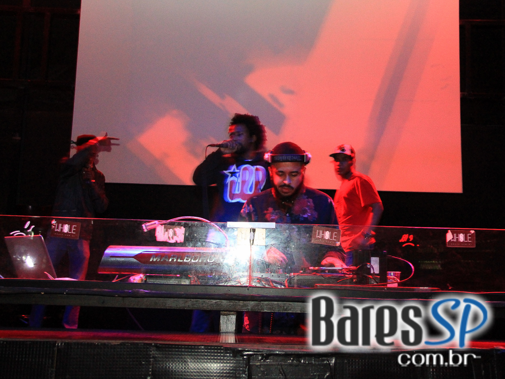 Projeto Enxame apresentou line-up especial na quinta na Clash Club Projeto Enxame apresentou line-up especial na quinta na Clash Club