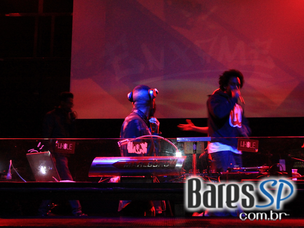 Projeto Enxame apresentou line-up especial na quinta na Clash Club Projeto Enxame apresentou line-up especial na quinta na Clash Club